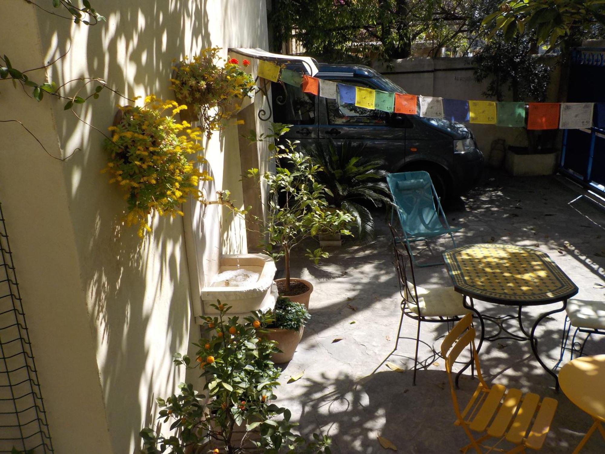 Tombe La Nefle Bed & Breakfast Avignon Exterior photo